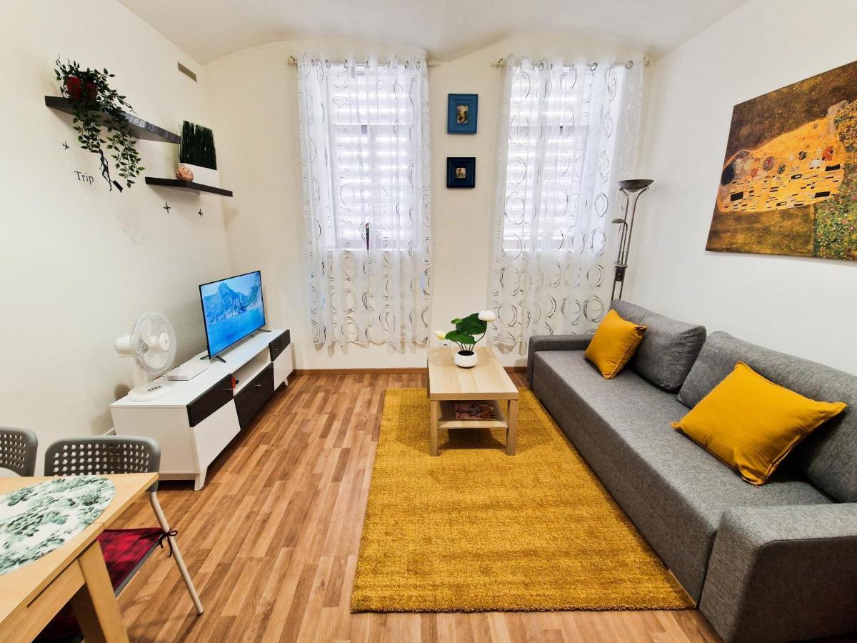 Ground Floor Apartment Prague Extérieur photo